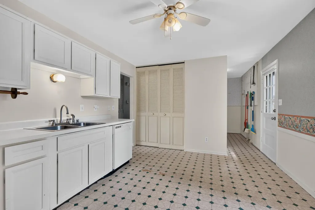 2184 Stephens Lane Lexington KY 40504