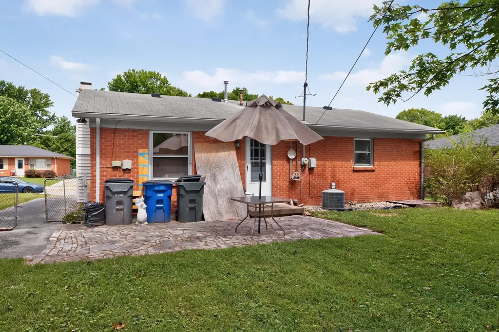 2184 Stephens Lane Lexington KY 40504