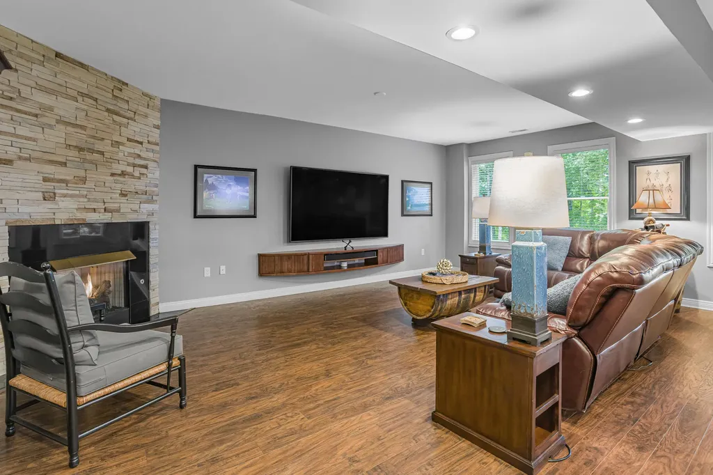 216 Avawam Drive Richmond KY 40475