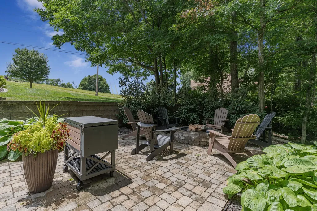 216 Avawam Drive Richmond KY 40475
