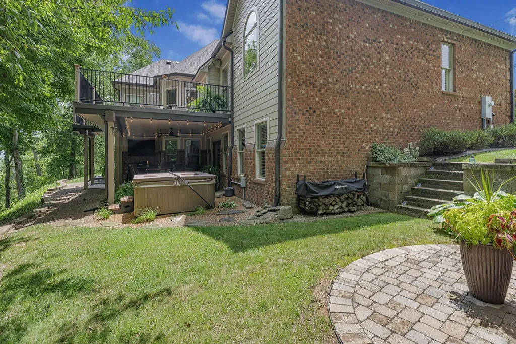 216 Avawam Drive Richmond KY 40475