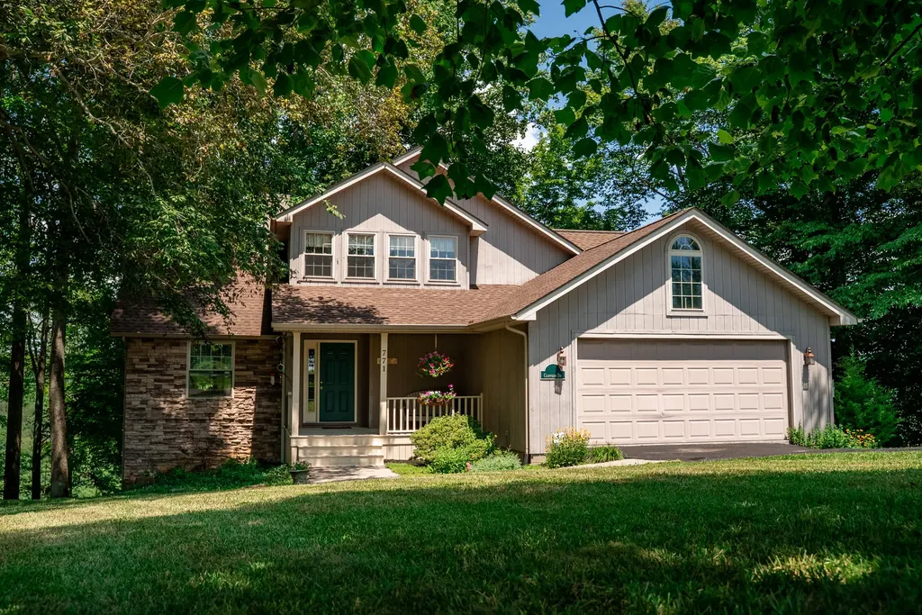 771 Cliffside Drive Russell Springs KY 42642