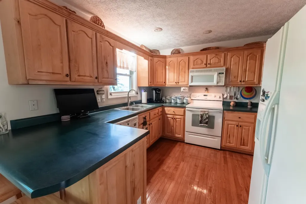 771 Cliffside Drive Russell Springs KY 42642