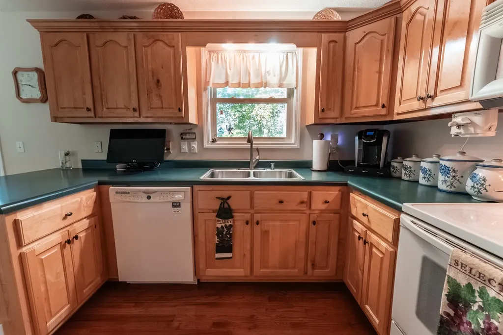 771 Cliffside Drive Russell Springs KY 42642