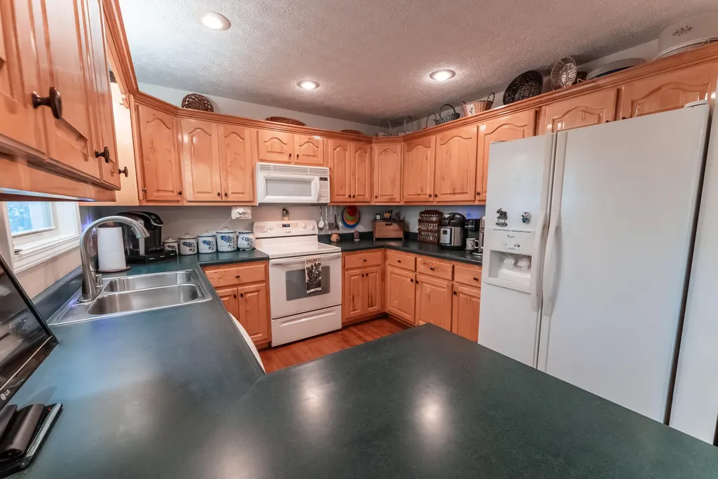 771 Cliffside Drive Russell Springs KY 42642