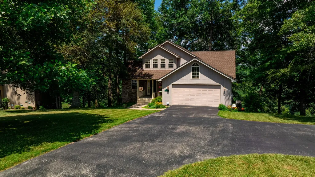 771 Cliffside Drive Russell Springs KY 42642