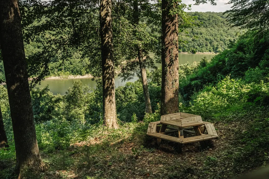 771 Cliffside Drive Russell Springs KY 42642