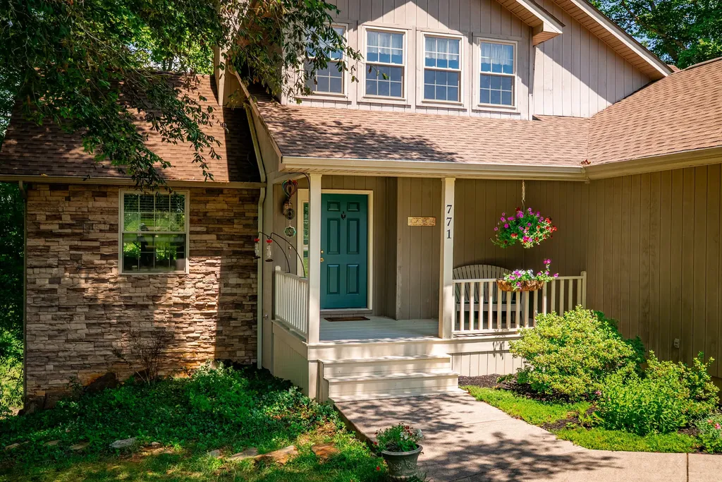 771 Cliffside Drive Russell Springs KY 42642