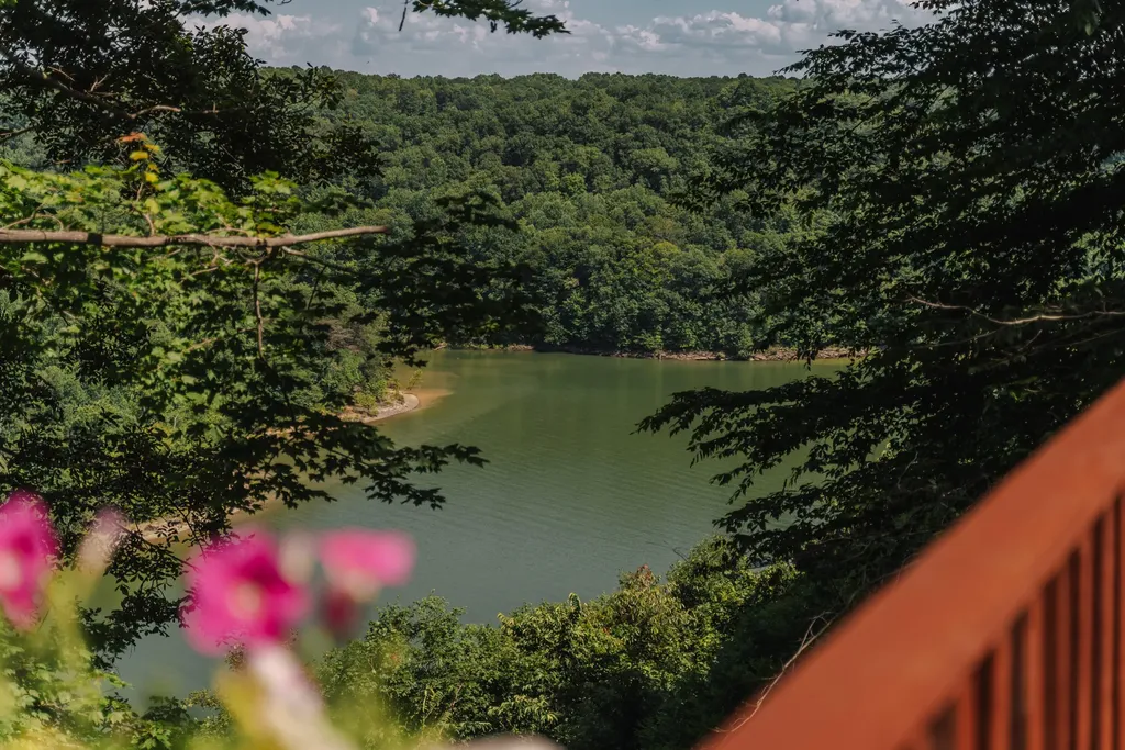 771 Cliffside Drive Russell Springs KY 42642