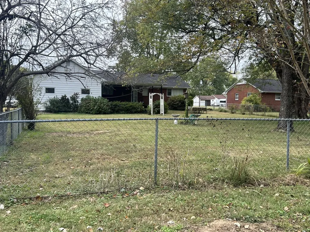 236 Gilhaven Drive Paducah KY 42003
