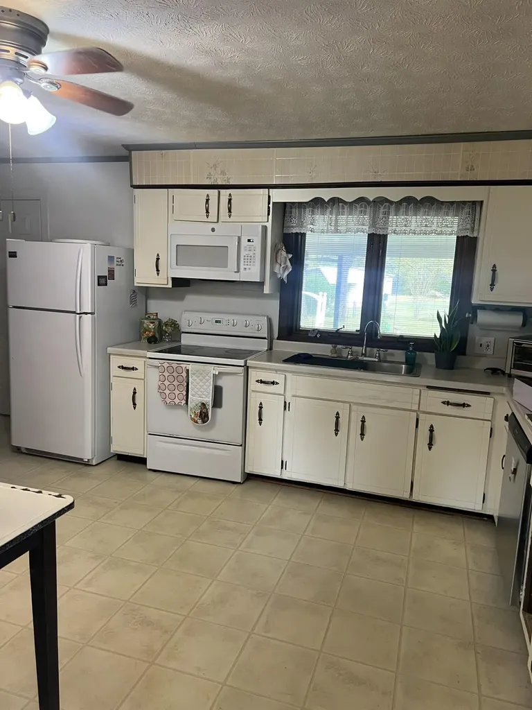 236 Gilhaven Drive Paducah KY 42003