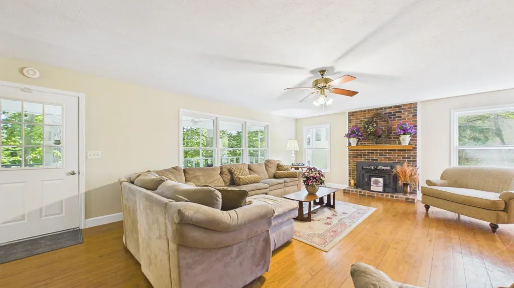 537 Algonquin Road Eddyville KY 42038
