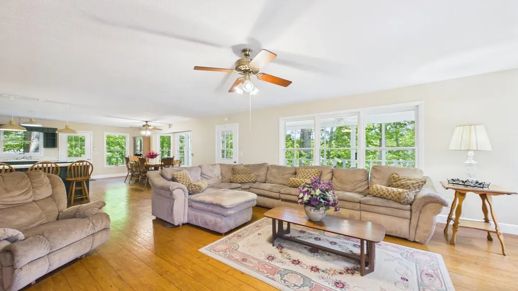 537 Algonquin Road Eddyville KY 42038