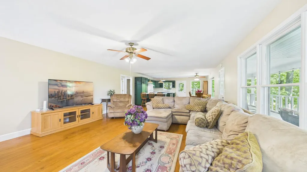 537 Algonquin Road Eddyville KY 42038