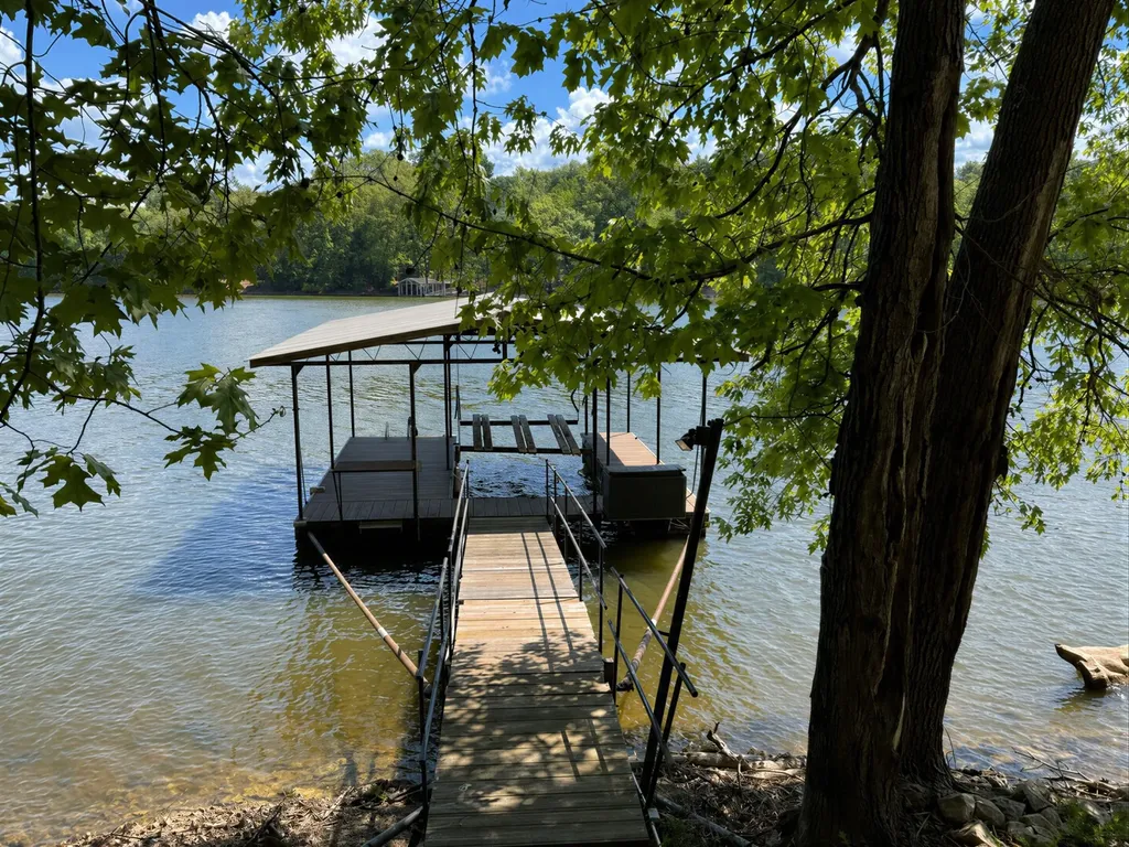 537 Algonquin Road Eddyville KY 42038