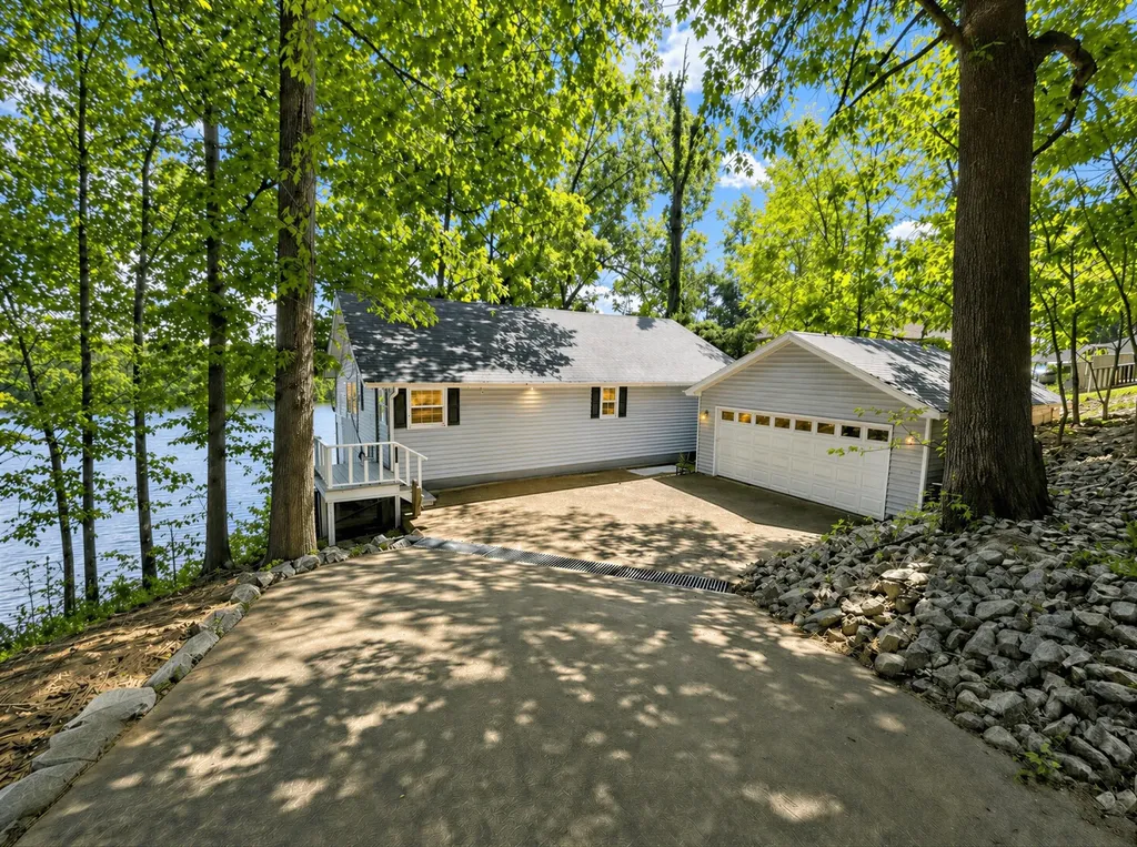 537 Algonquin Road Eddyville KY 42038