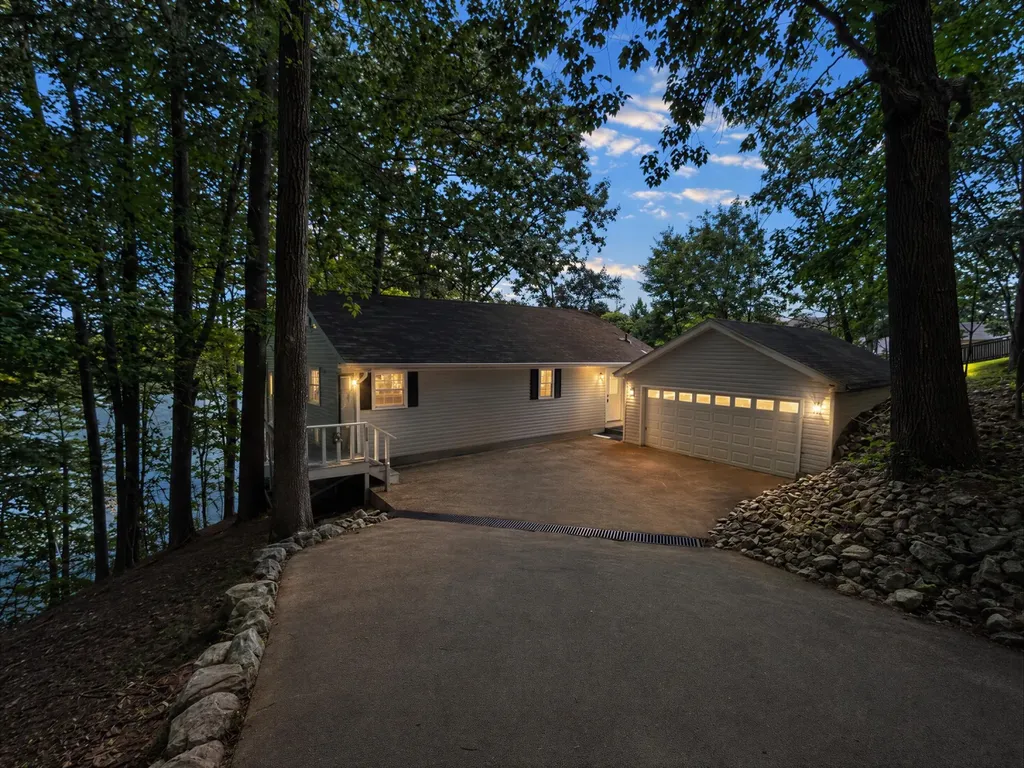 537 Algonquin Road Eddyville KY 42038