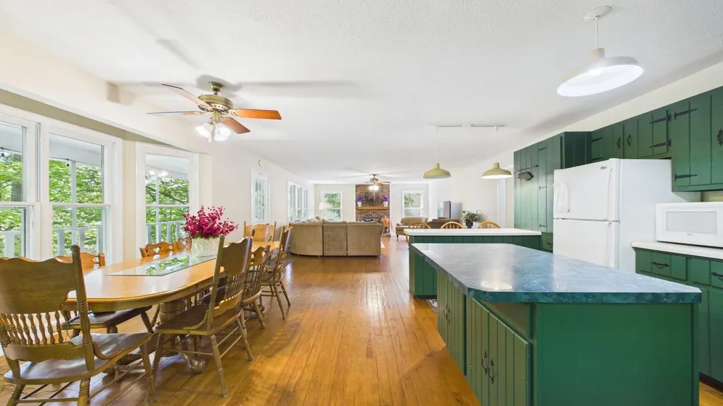 537 Algonquin Road Eddyville KY 42038