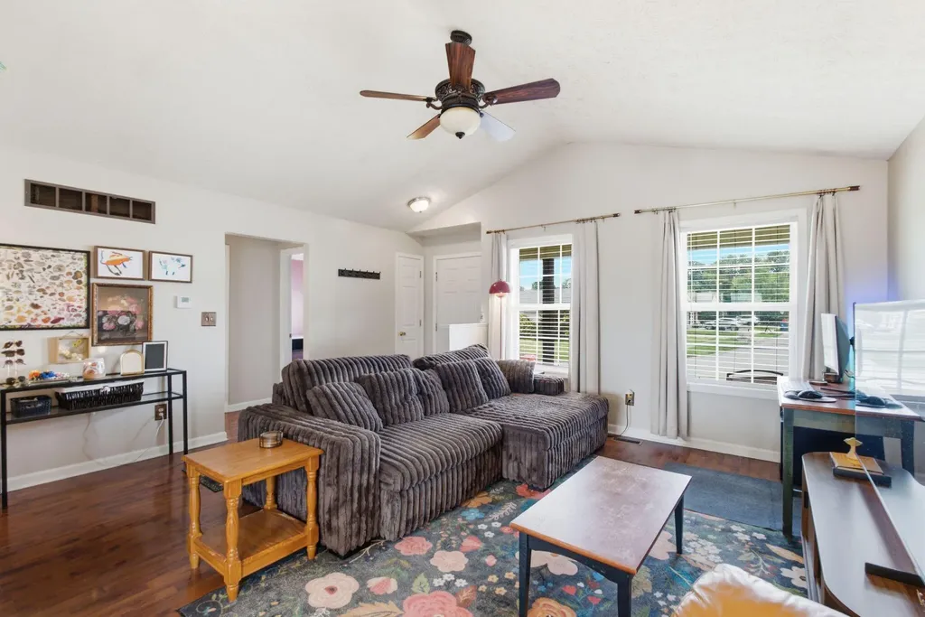 232 Harrods Trace Harrodsburg KY 40330