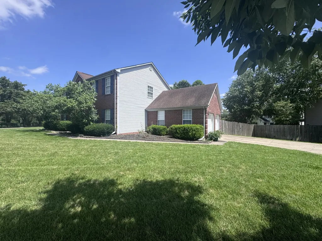 3644 Gladman Way Lexington KY 40503