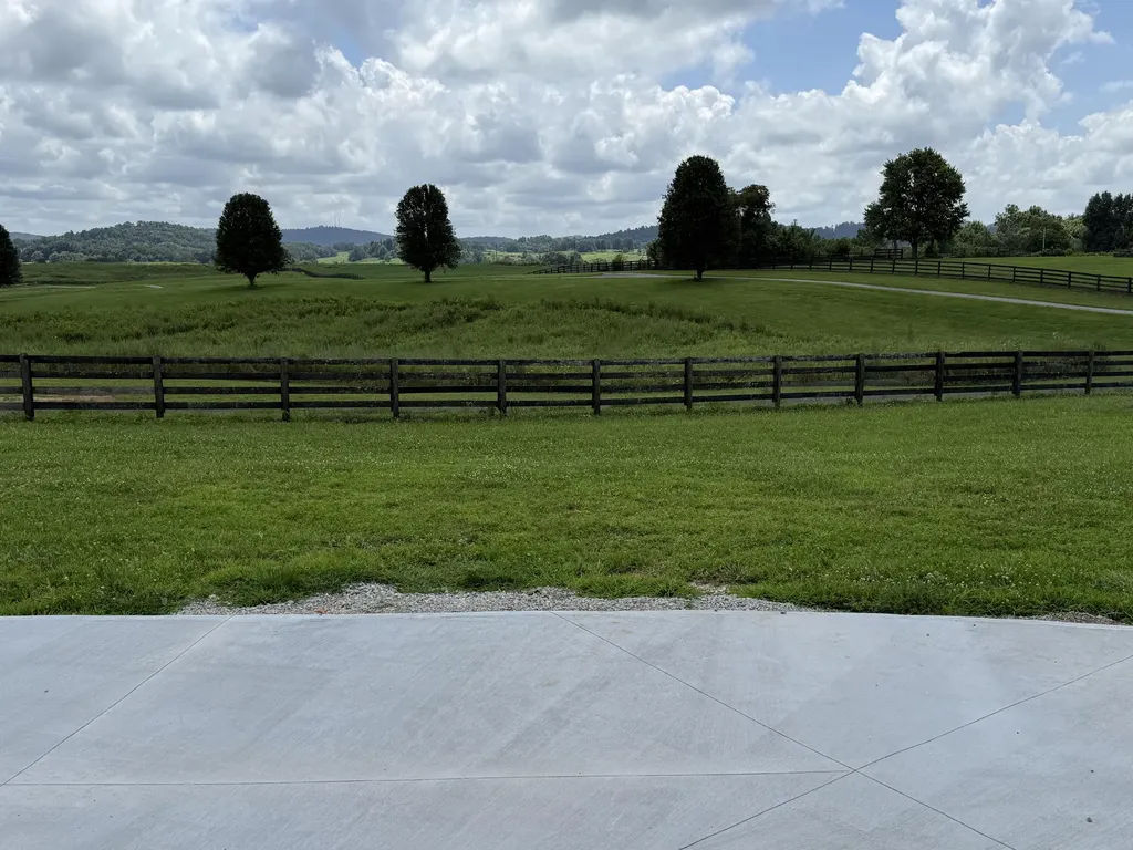 1615 White Road Somerset KY 42503