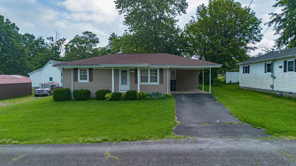 310 Drake Street Marion KY 42064