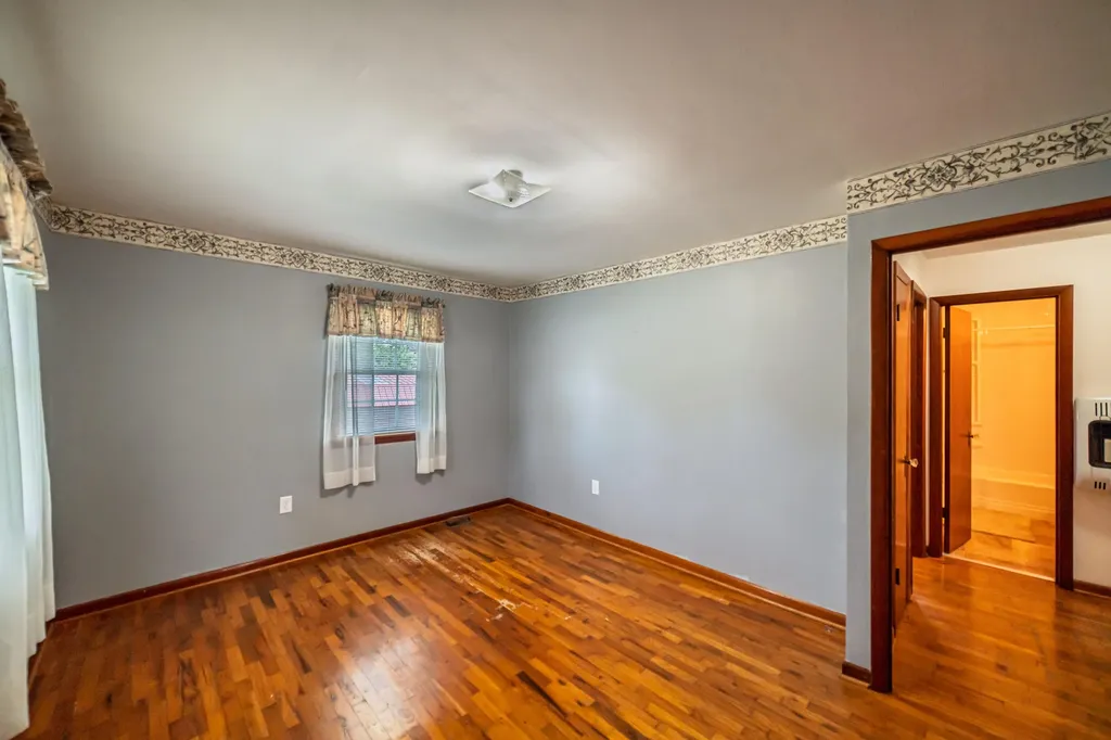 310 Drake Street Marion KY 42064