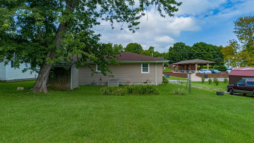 310 Drake Street Marion KY 42064