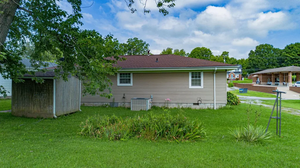310 Drake Street Marion KY 42064