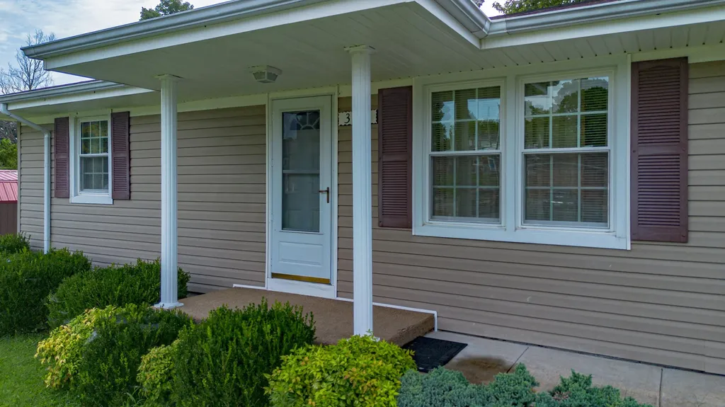 310 Drake Street Marion KY 42064