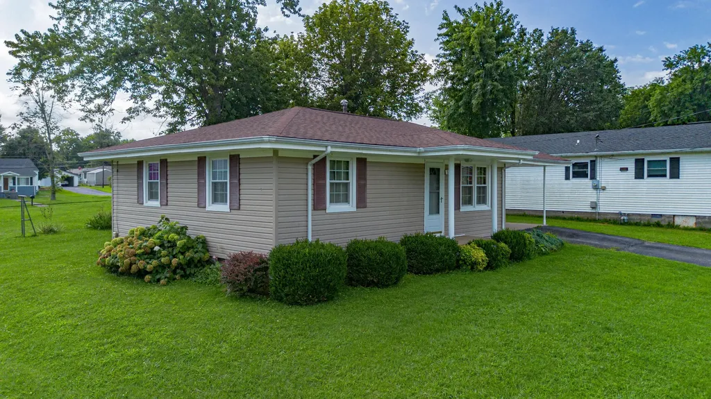 310 Drake Street Marion KY 42064