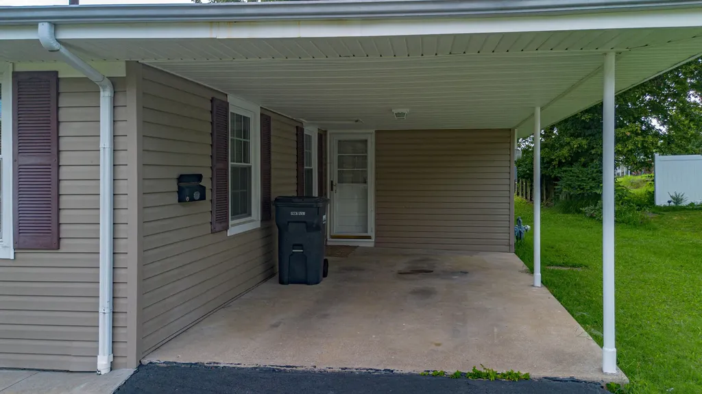 310 Drake Street Marion KY 42064