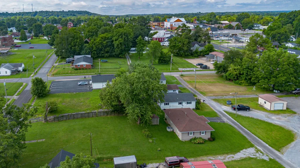 310 Drake Street Marion KY 42064