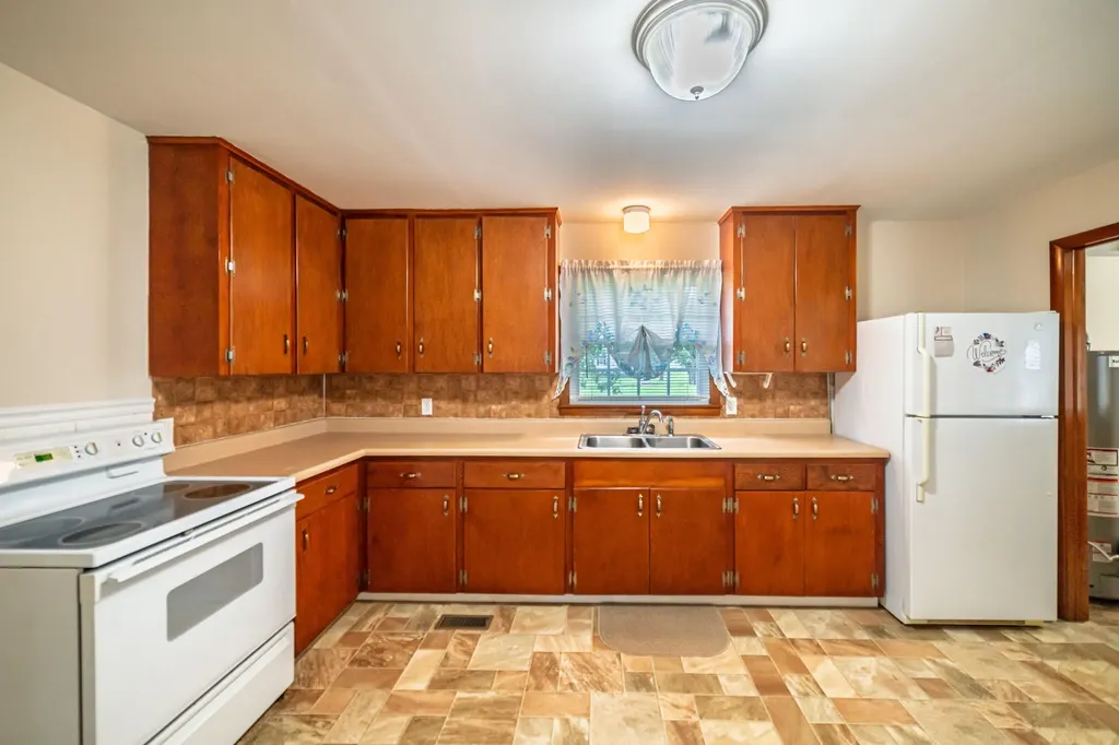 310 Drake Street Marion KY 42064