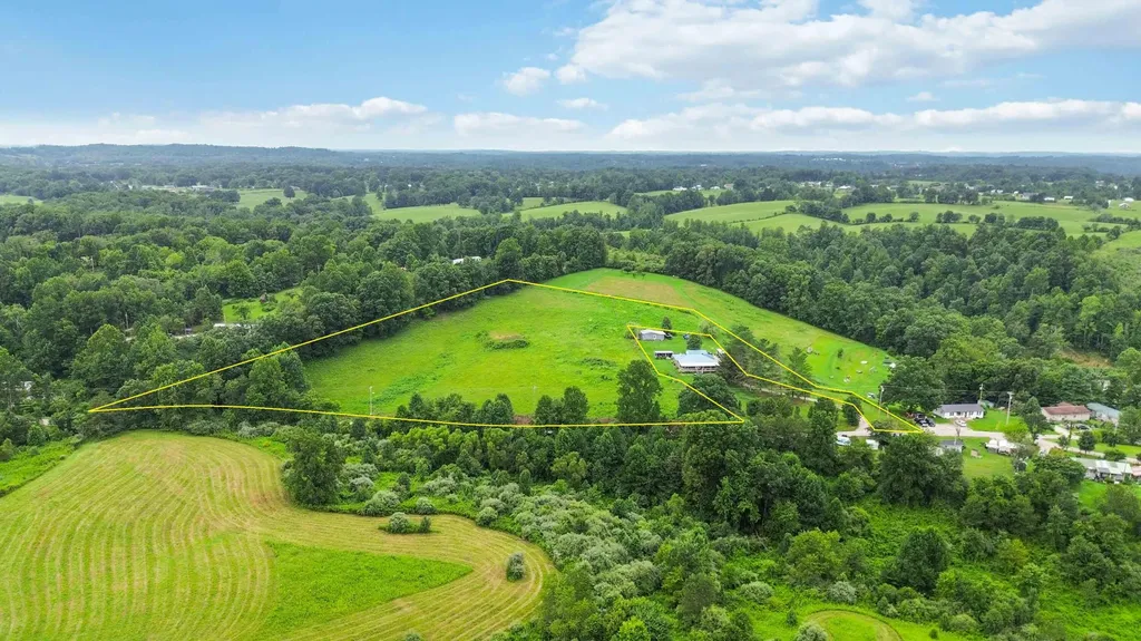 999 Hensley Road East Bernstadt KY 40729