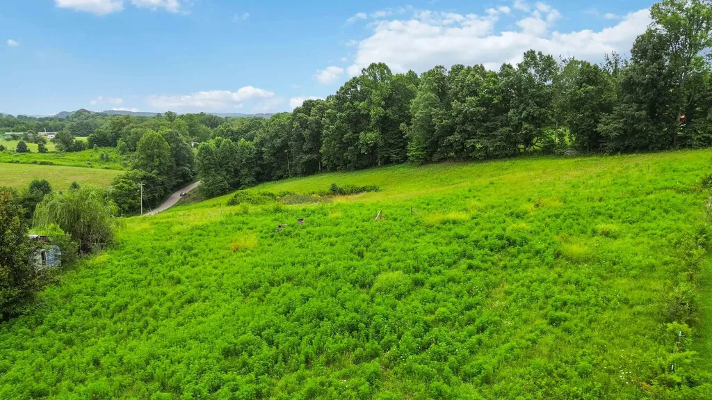 999 Hensley Road East Bernstadt KY 40729