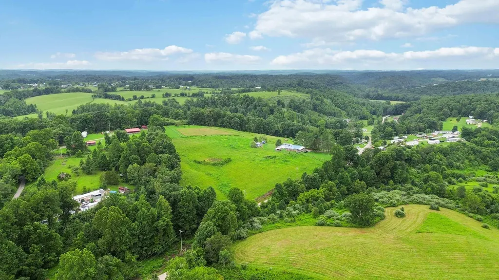 999 Hensley Road East Bernstadt KY 40729