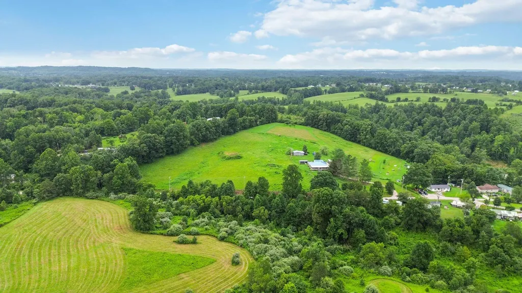 999 Hensley Road East Bernstadt KY 40729
