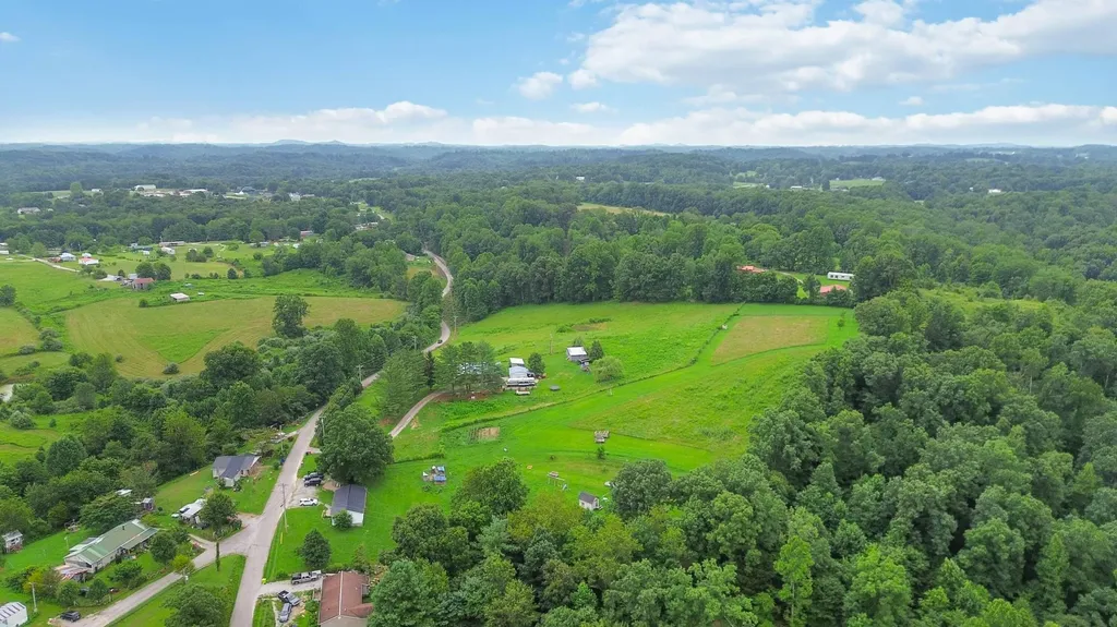999 Hensley Road East Bernstadt KY 40729