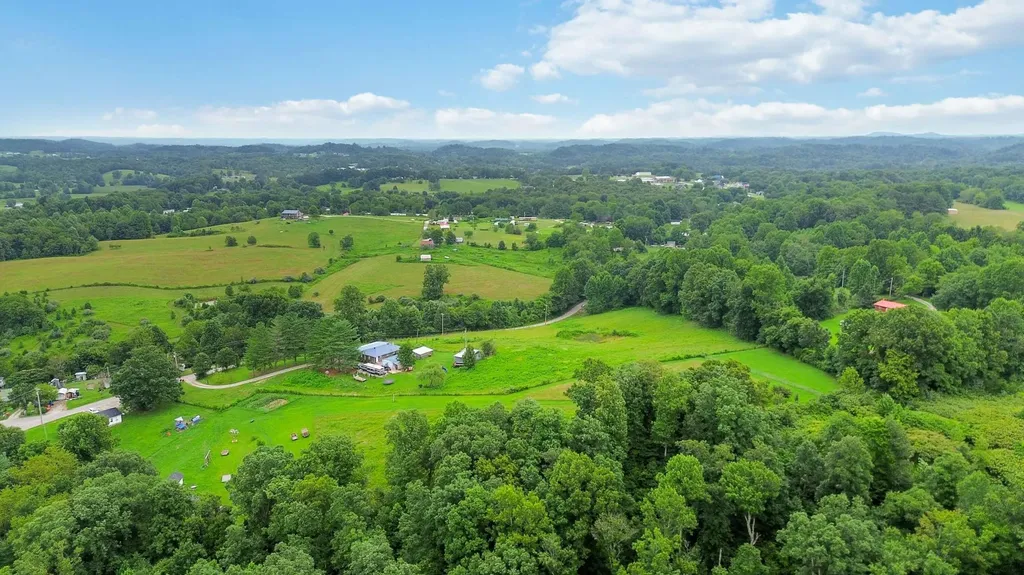 999 Hensley Road East Bernstadt KY 40729