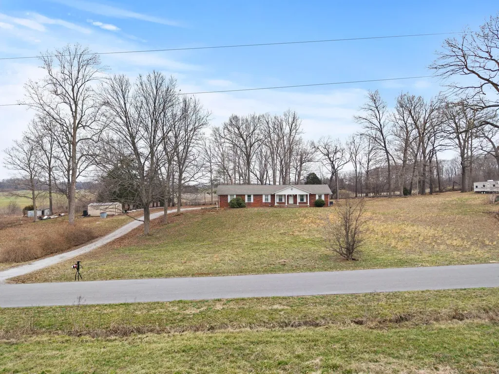 2316 Bush Road Cadiz KY 42211