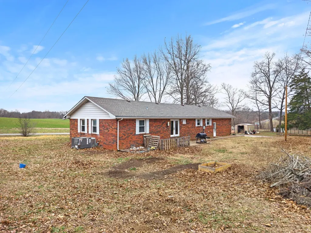 2316 Bush Road Cadiz KY 42211