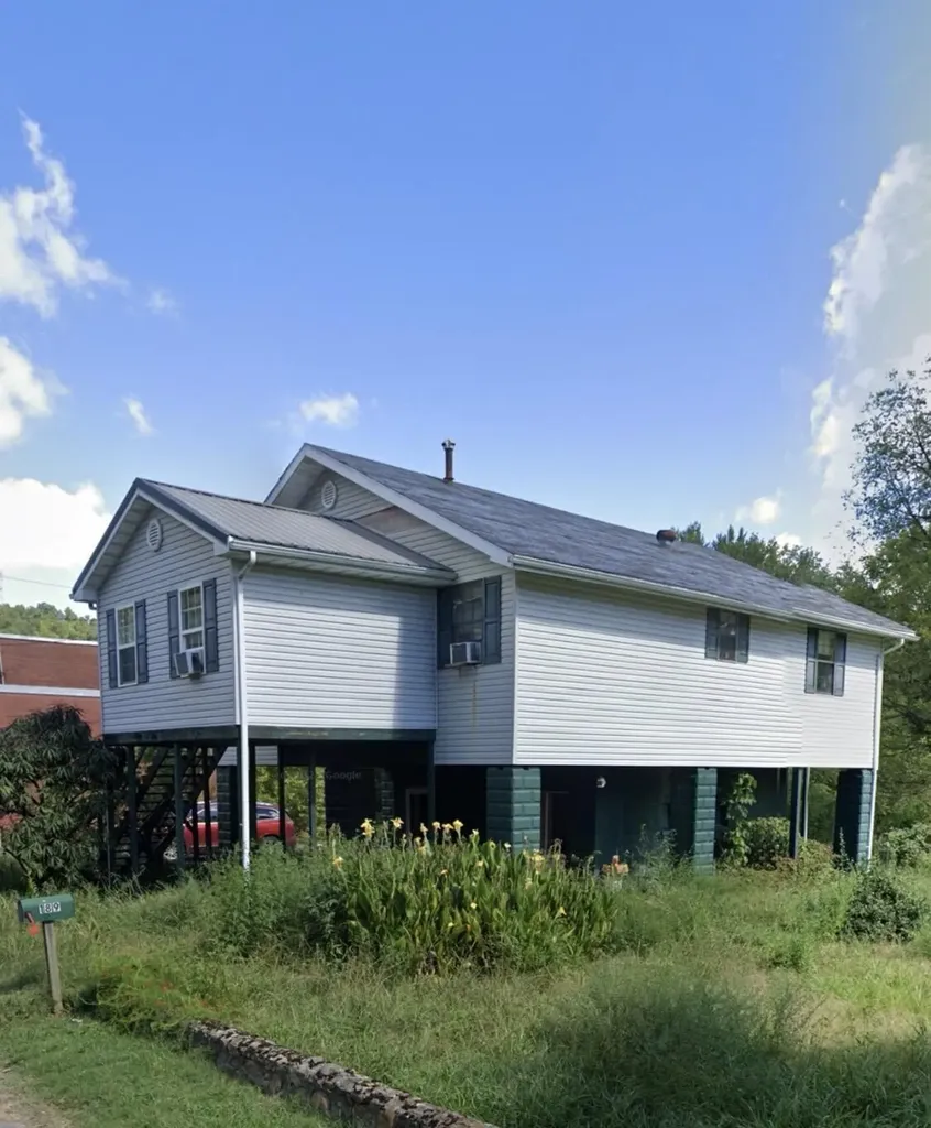 189 Lone Jack School Fourmile KY 40939