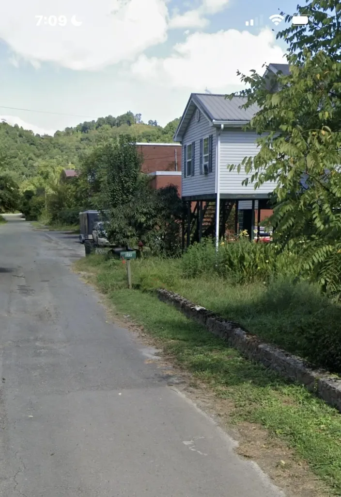 189 Lone Jack School Fourmile KY 40939