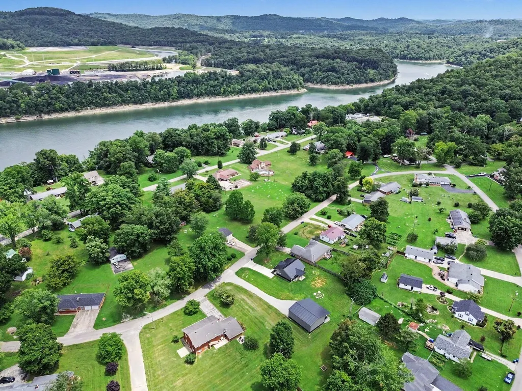 85 Cherry Lane Burnside KY 42519