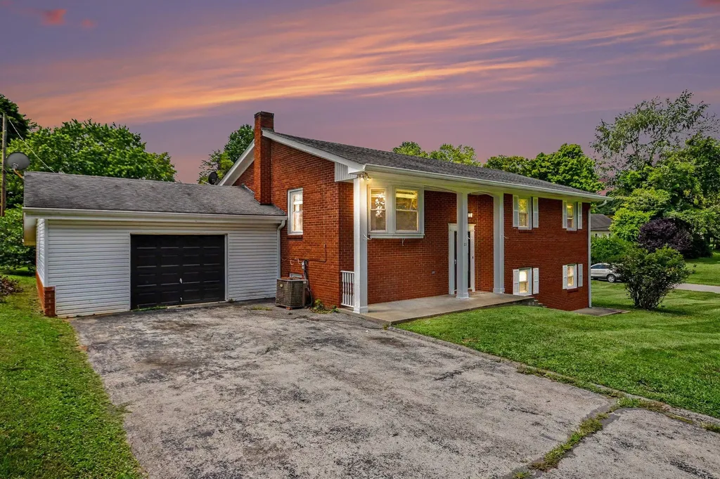 85 Cherry Lane Burnside KY 42519