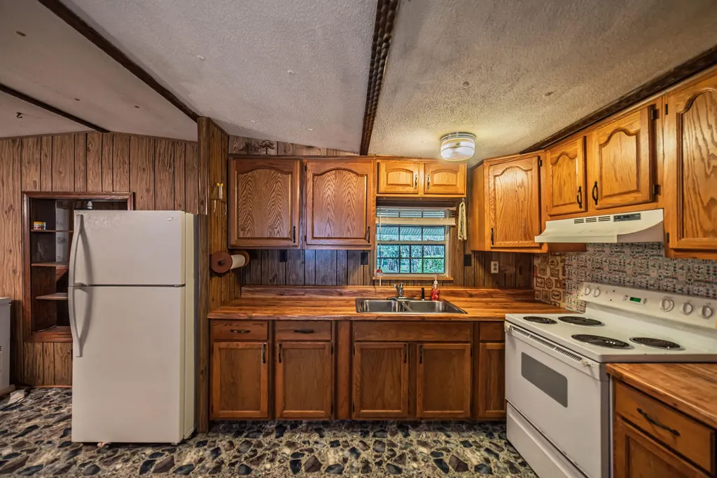 687 Reed Road Benton KY 42025