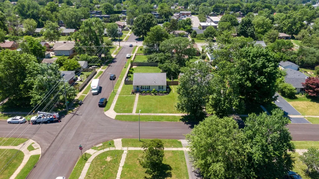 2039 Rainbow Road Lexington KY 40503