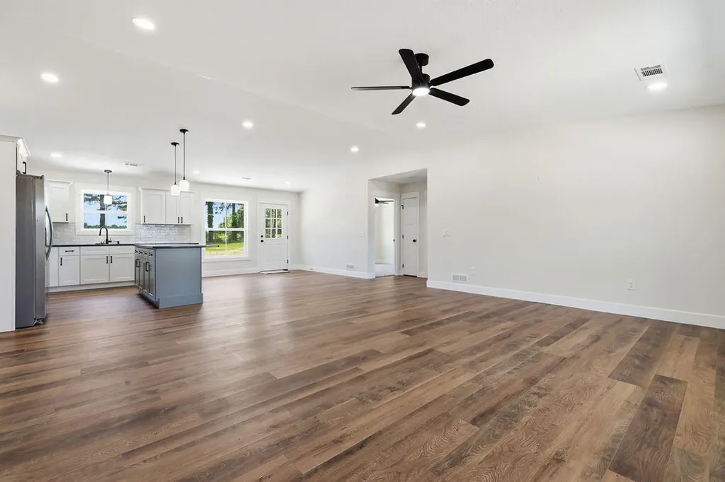84 Drew Drive Murray KY 42071