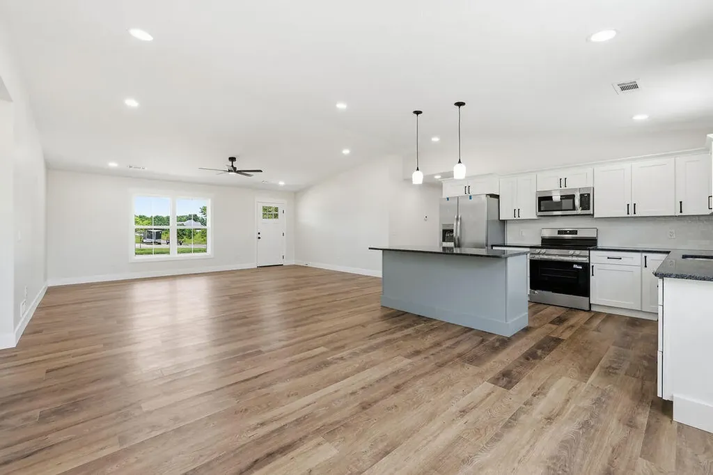 84 Drew Drive Murray KY 42071